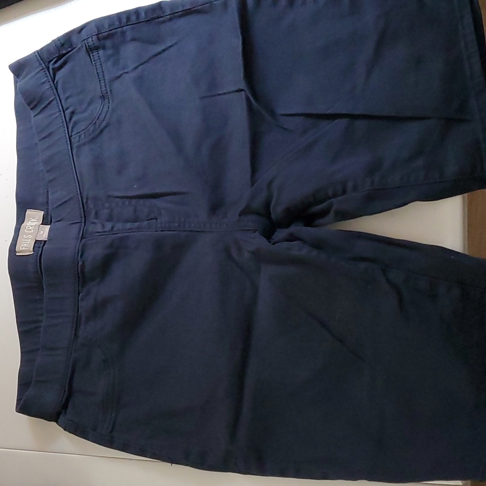 Ladles pull on shorts